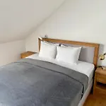 Haus Gnigl Apartamento *